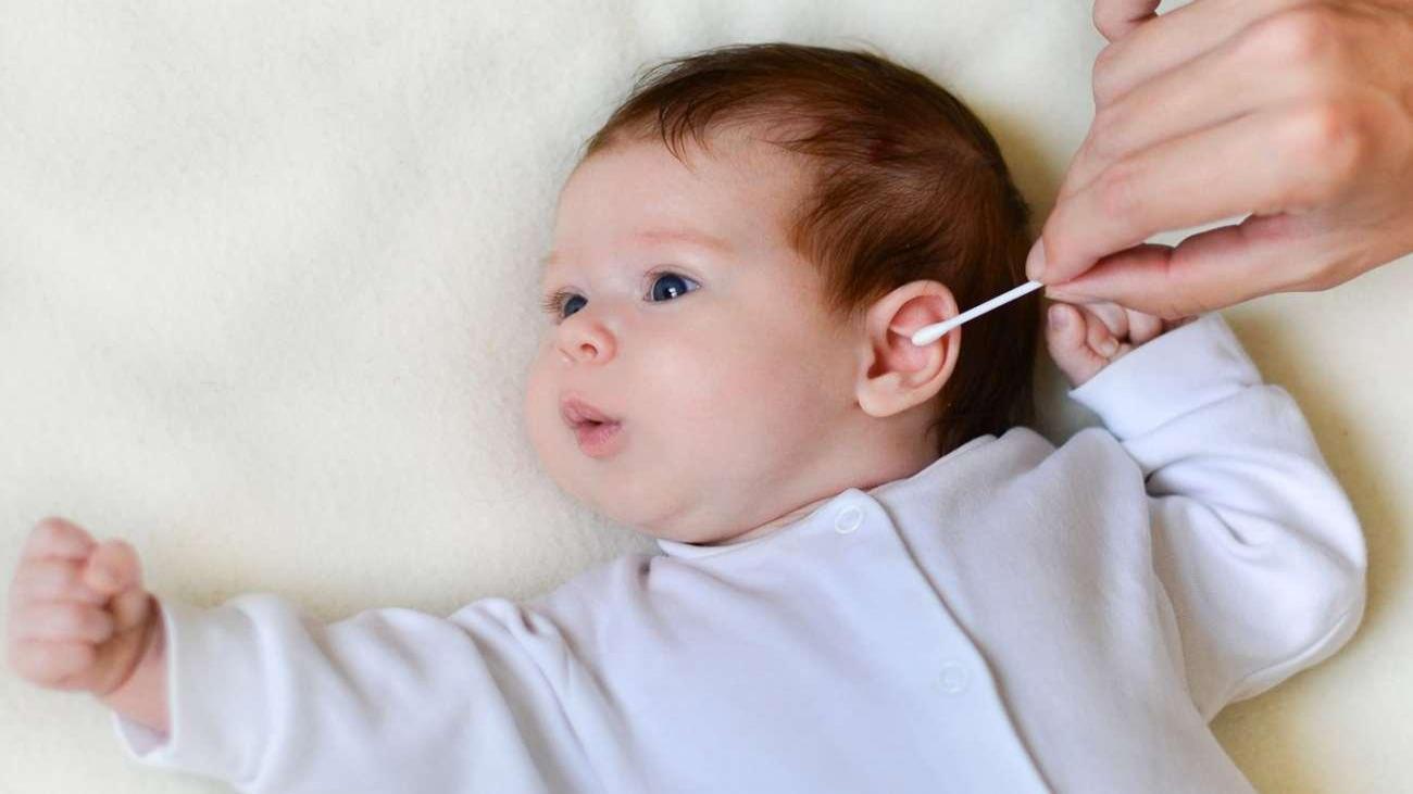 Bebeklerin Kulakları Nasıl Temizlenir?