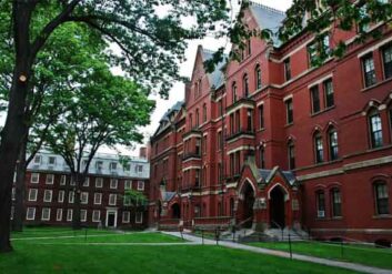 Harvard Üniversitesi Nerede, Başvuru, Burs, Tarihi ve Kaç Para?